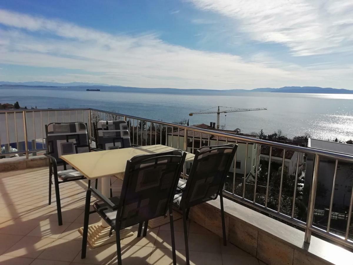 Apartments In Villa Azra Rijeka Exterior foto