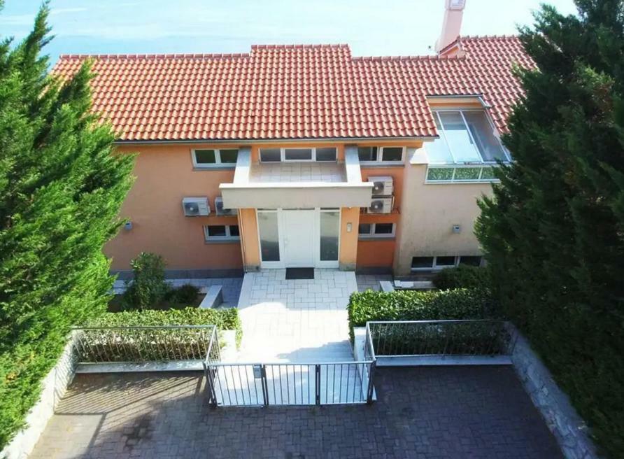 Apartments In Villa Azra Rijeka Exterior foto